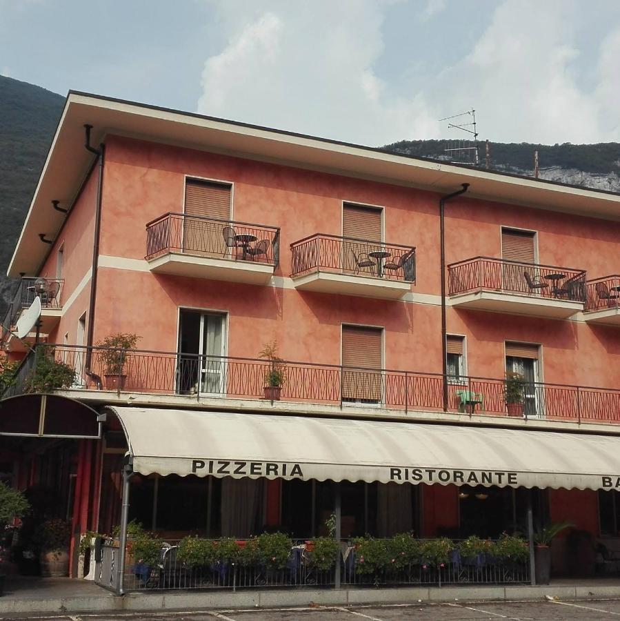 Hotel Belvedere Rivalta di Brentino ภายนอก รูปภาพ