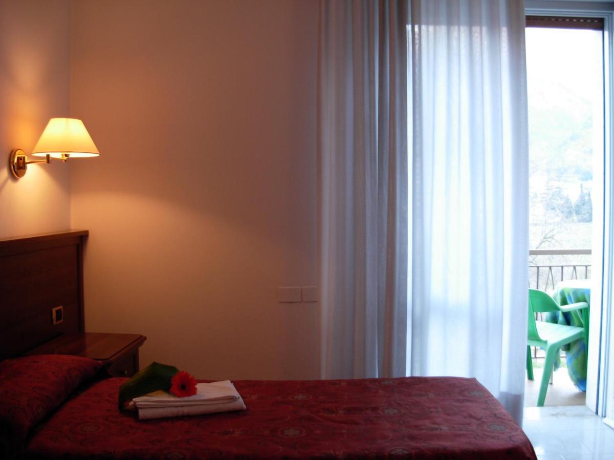 Hotel Belvedere Rivalta di Brentino ภายนอก รูปภาพ